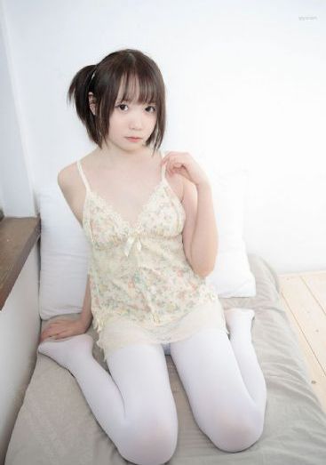 欧美裸体模特_1080电影免费在线